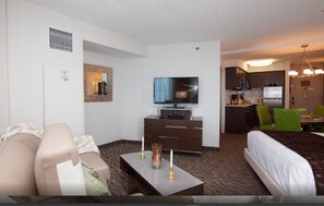 Een strijkplank/strijkijzer, gratis wifi, beddengoed