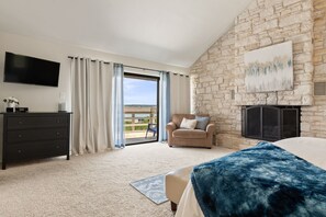 4 bedrooms, desk, iron/ironing board, travel cot