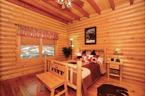 3 makuuhuonetta, silitysrauta/-lauta, ilmainen Wi-Fi, vuodevaatteet