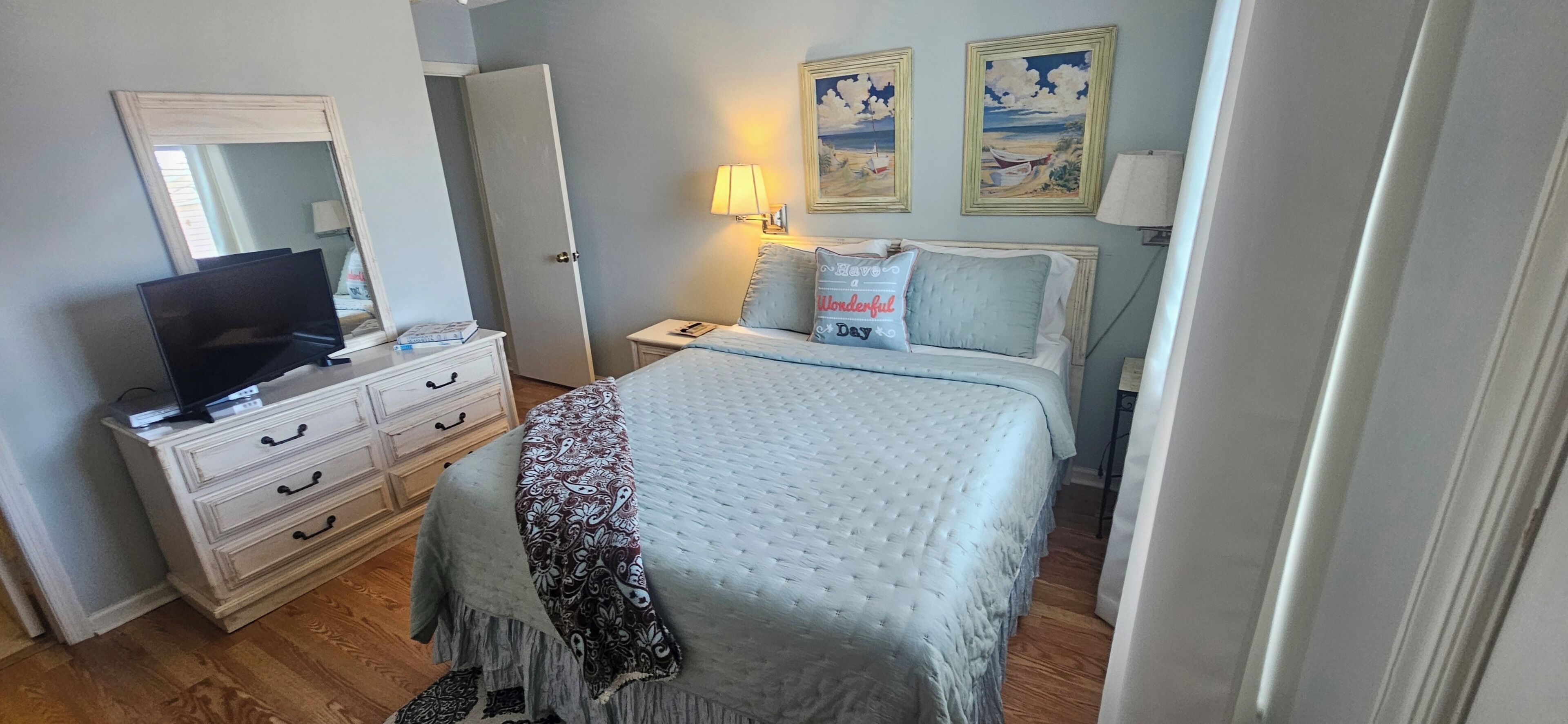 1 bedroom, desk, iron/ironing board, WiFi