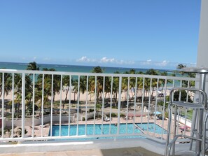 Property grounds - New Oceanfront Dream apartment on the beach of Isla Verde! (Carolina)