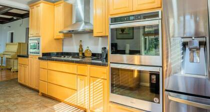 BEAUTIFUL DOWNTOWN TACOMA HOME