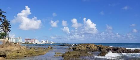 Beach nearby, sun-loungers, beach towels