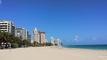 Beach nearby, sun loungers, beach towels