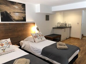 7 Schlafzimmer, Schreibtisch, Bügeleisen/Bügelbrett, kostenloses WLAN