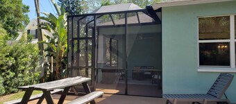 Luxury Bungalow in Gulfport - Close to the Beaches