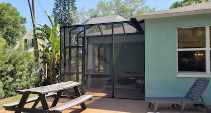 Luxury Bungalow in Gulfport - Close to the Beaches