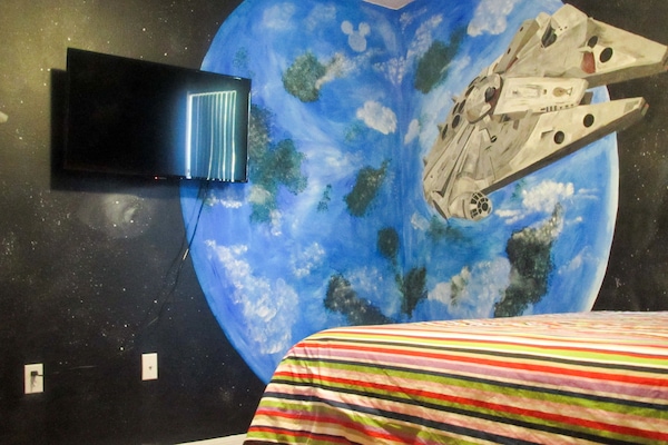 Star Wars Bedroom 2
(upstairs) There are hidden Mickeys. Can you find them?