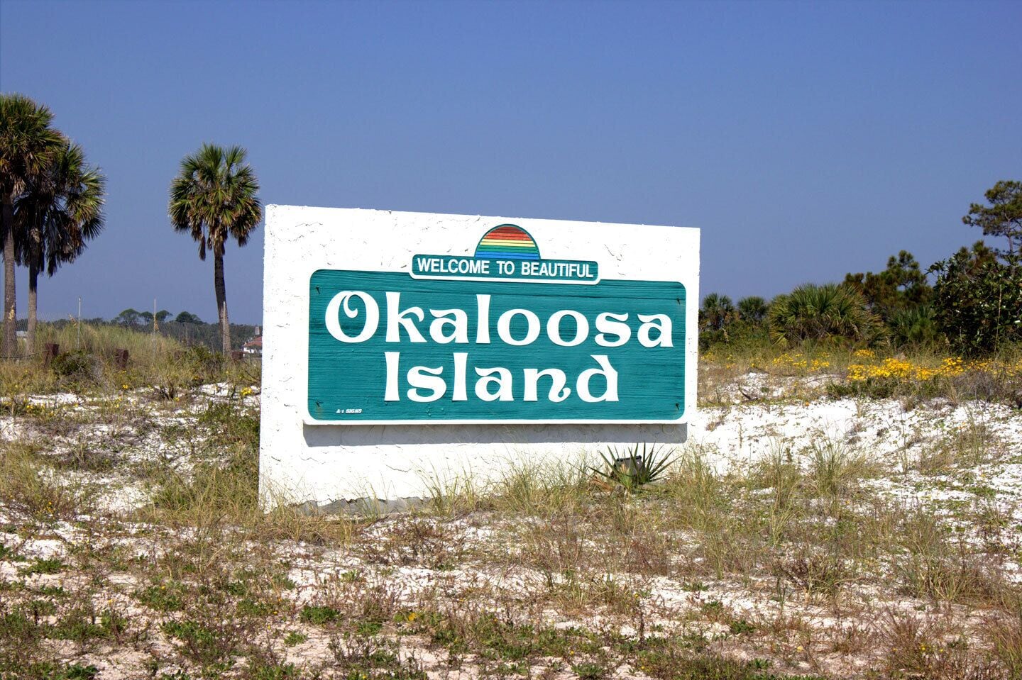 A welcome sign for Okaloosa Island.