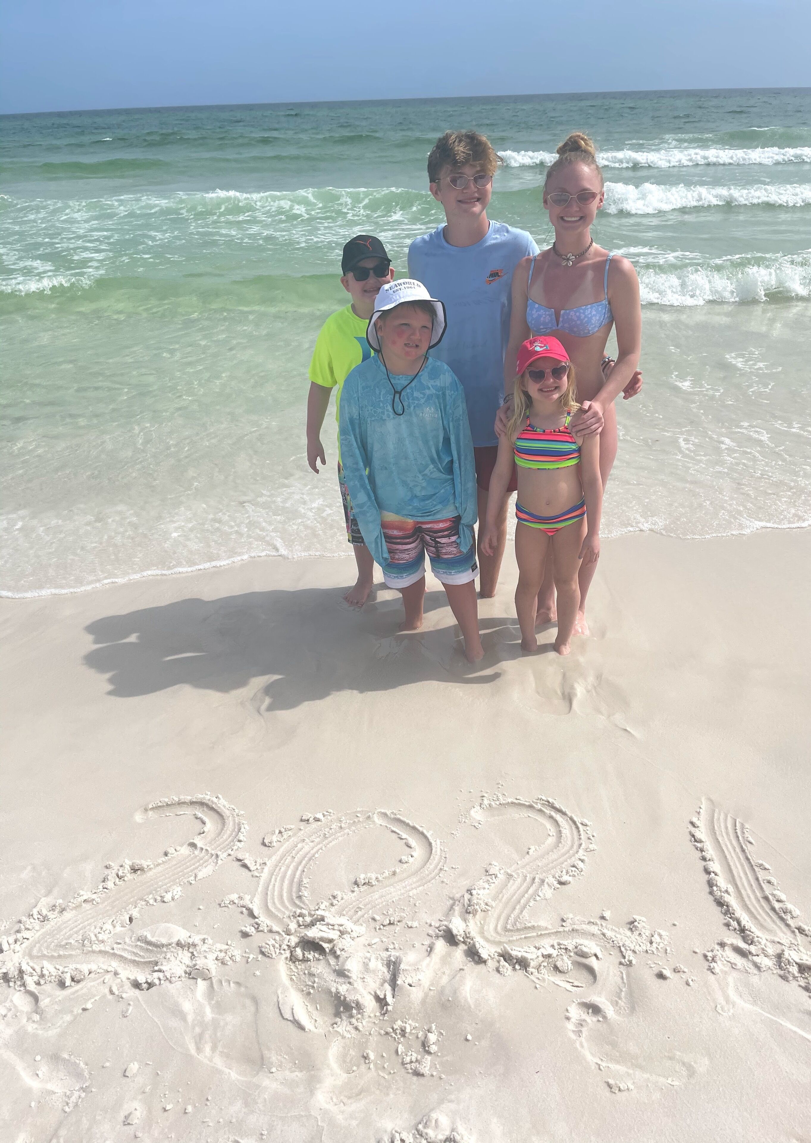 Playa en los alrededores y camastros 