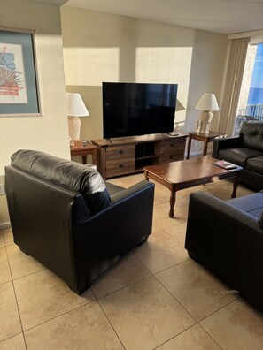 Smart TV, books, stereo