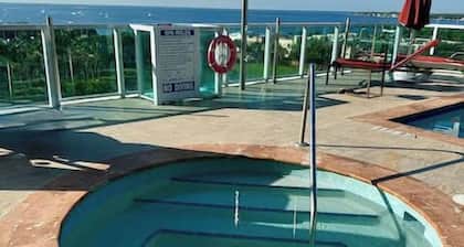 Ocean Million Dollar View Studio (4 Personen) + Balkon + Parkplatz + Pool + Fitnessstudio # 1