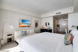 1 Schlafzimmer, Schreibtisch, Bügeleisen/Bügelbrett, Reisekinderbett