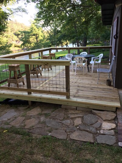 Das Fluss Hutte (The River Cabin) - Beautiful Guadalupe River Frontage