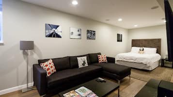 Iron/ironing board, internet, bed sheets