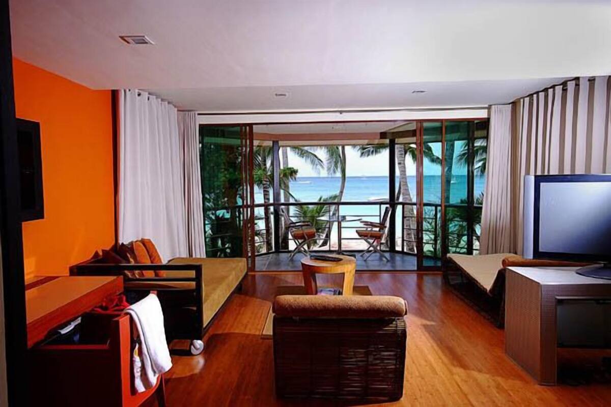 MyRoom | Living area | LCD TV, DVD player