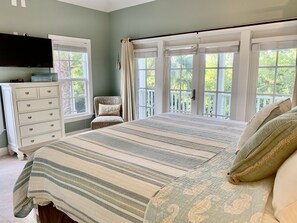 2 bedrooms, iron/ironing board, travel crib, free WiFi