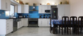 SURF BEACH_SANTA Barbara Secret Gardens (RAL-1155)