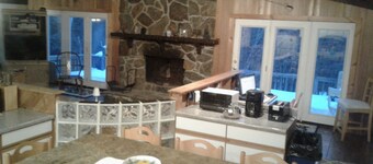 Mount Snow,  Hot Tub Room, Sauna, Pool Table, sleeps 12.