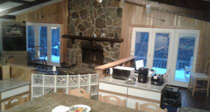 Mount Snow Indoor Whirlpool Zimmer Sauna Billardtisch 6BR + Fantasy Mountain Ski Chalet