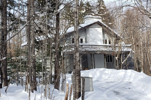 Enjoy a spectacular, grand Mountain Ski home this weekend! Mount Snow Rental