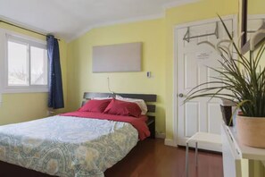 3 habitaciones, escritorio, tabla de planchar con plancha y wifi gratis 