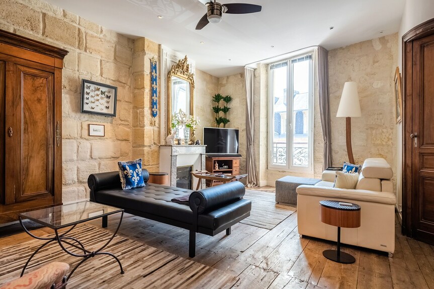 La Monnoye<br>romantique, Spacieux, 4 éToiles Apt Près De La Rivière W Vues Et Un Parking - Latresne