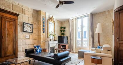 La Monnoye Luxury, Spacious, 4 Star Apt close to riverside w views and parking