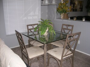 Dining - SUPER LOW RATES, GREAT BARGAIN** BEAUTIFUL 3 Bed CLOSE TO STRIP (Las Vegas)