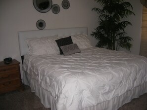 4 bedrooms, iron/ironing board, travel cot, free WiFi - SUPER LOW RATES, GREAT BARGAIN** BEAUTIFUL 3 Bed CLOSE TO STRIP (Las Vegas)