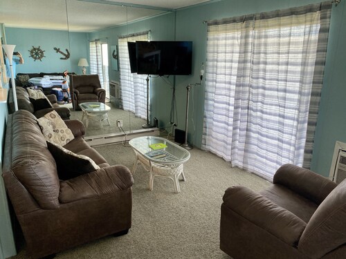 Condominio de 2 habitaciones en Bayside