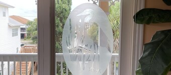 Popular condo, steps from the beach. Private & Pet Friendly.