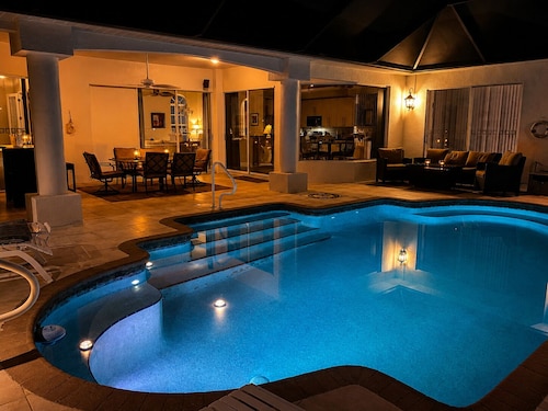 Wunderschöne Poolvilla m. Wasserblick und perfekte Südlage = Sonne den ganzen Tag!