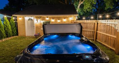 NEW Hot Tub, Expo, King Beds, Downtown, Churchill