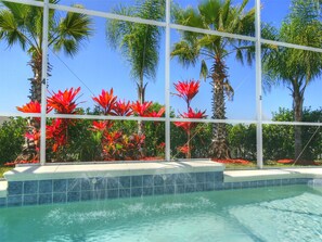 Lämmitetty uima-allas