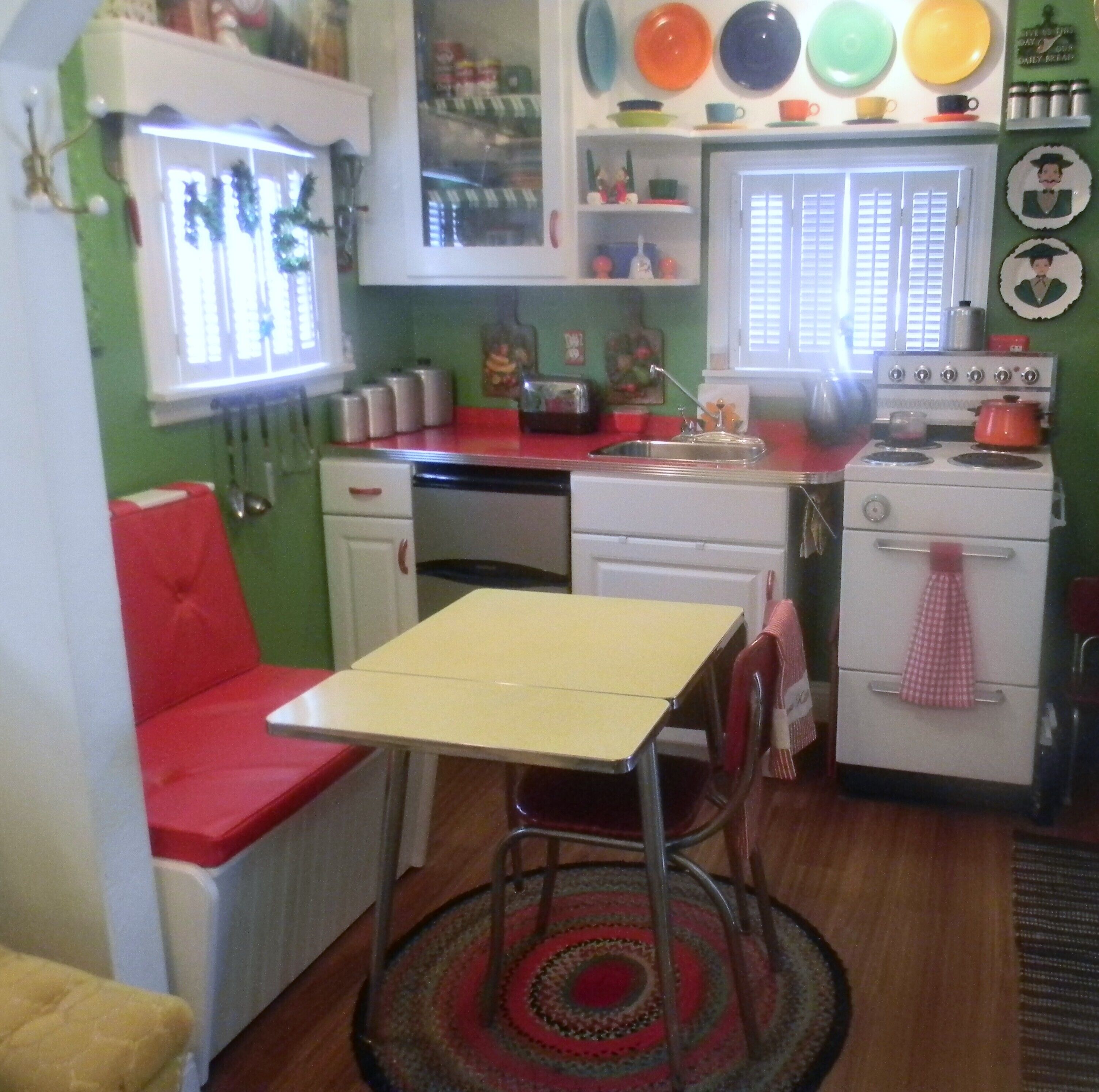 Frigorífic, microones, forn i placa de cuina 