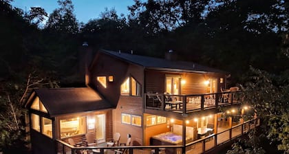 Mt Leconte Näkymät! 3 BD Luksushytin! 4 Takat & Fire Pit! Sauna! Lähellä kaupunkia!