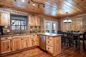 Fridge, microwave, oven, stovetop - MARVELOUS Mountain View Cabin! 4 Fireplaces! Hot Tub! Fire Pit! Game & Sun Room! (Gatlinburg)