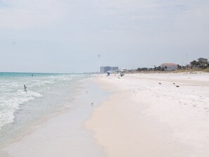 Beach nearby - Private Pool Private Yard "Golf Cart Rentals Available locally" (Panama City Beach)