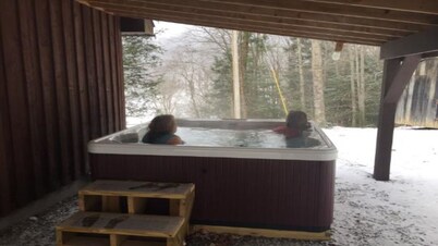 Private Cabin in the woods,/ Near Summersville lake and Gauley river