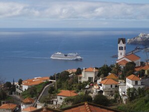 Aerial view - Modern Studio Apartment in Funchal (Funchal)
