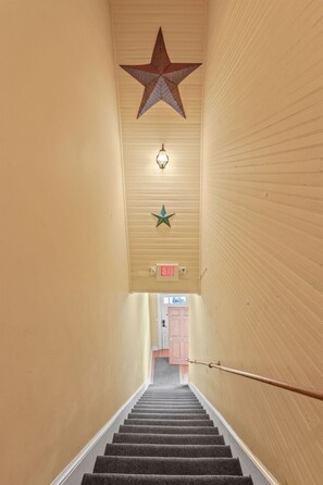 Interior - Stay in Crozet Mountain Suite in Downtown Crozet (Crozet)