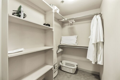 Perfect Spot to Work Play in Midtown!