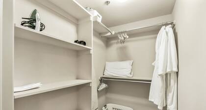 Perfect Spot to Work Play in Midtown!