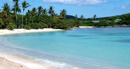 Sapphire Beach Condo sur la plage Wi-Fi gratuit - haute saison en vente !!!