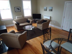 TV, fireplace - Stylish Downtown Historic District Suite Near Water Front & Convention Centre (Charlottetown)