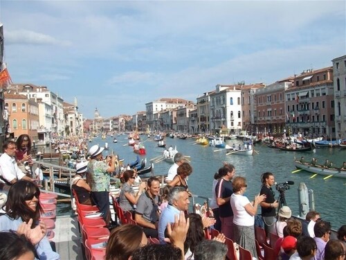 Beautiful Gaffaro Apartment in Dorsoduro with Canal View