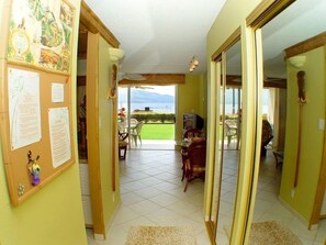 Interior - BEAUTIFUL OCEANFRONT CONDO* EXCELLENT VIEW* PERFECT LOCATION & A/C (Maalaea)