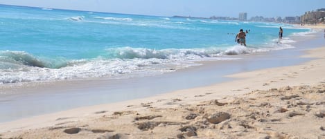 Beach nearby, sun-loungers, beach towels