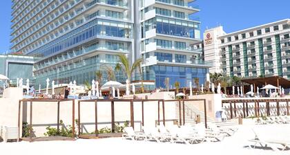 Luxusresidenz mitten in der Hotelzone - Zugang zum Strand